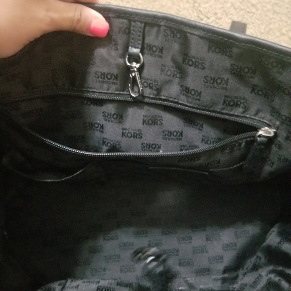 Michael kors bag - Picture 9 of 10